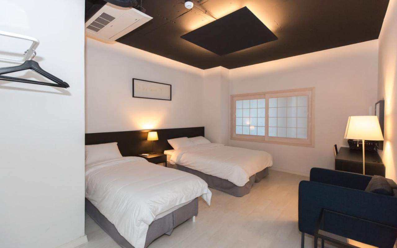 Canvas Black Guesthouse 釜山 外观 照片