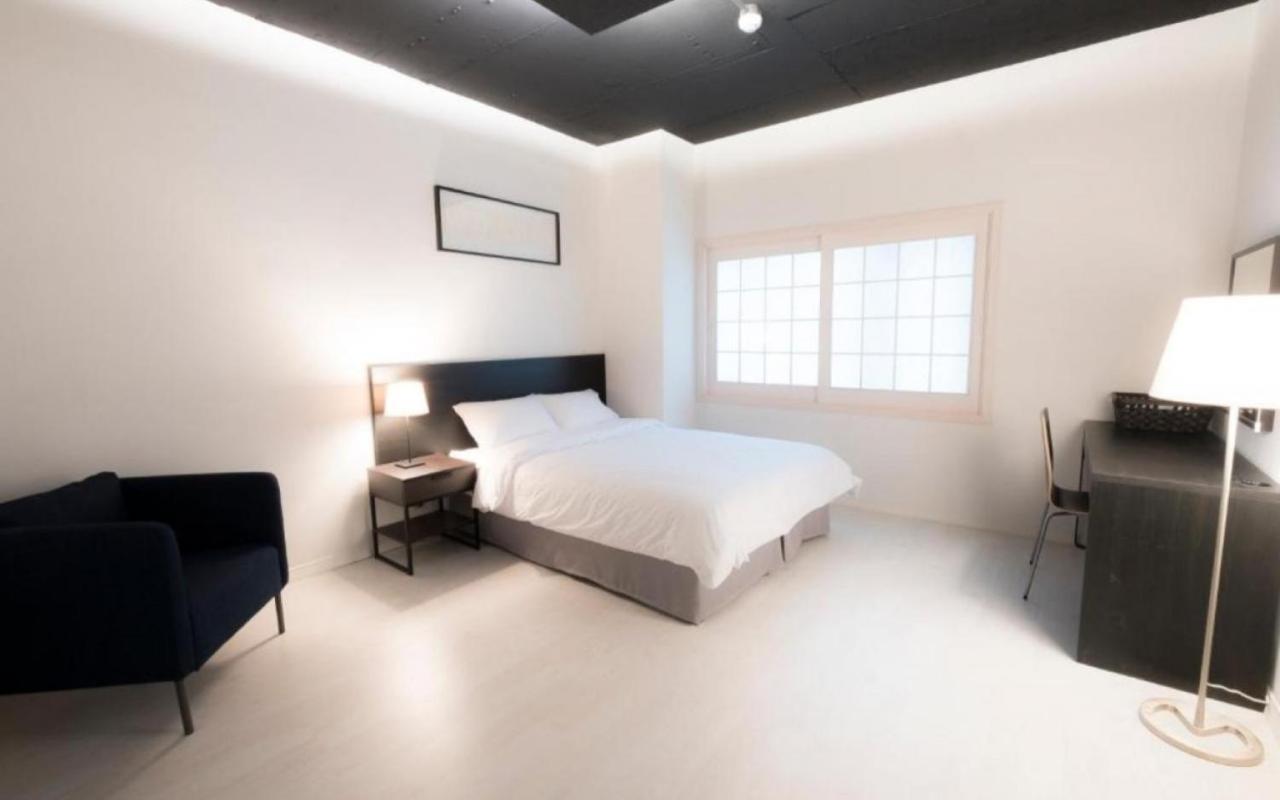 Canvas Black Guesthouse 釜山 外观 照片
