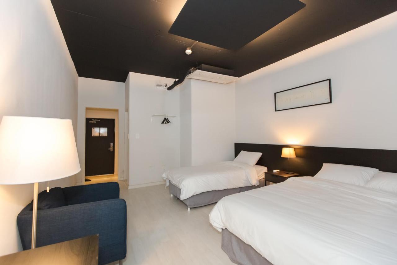 Canvas Black Guesthouse 釜山 外观 照片